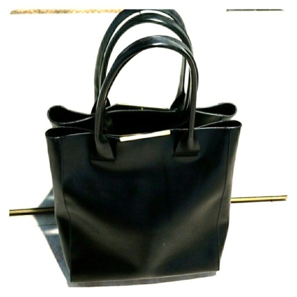 BCBGMAXAZRIA Cleo Leather Tote - New, Tags D…